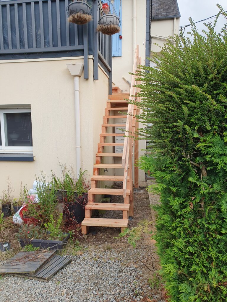 escalier extérieur bois